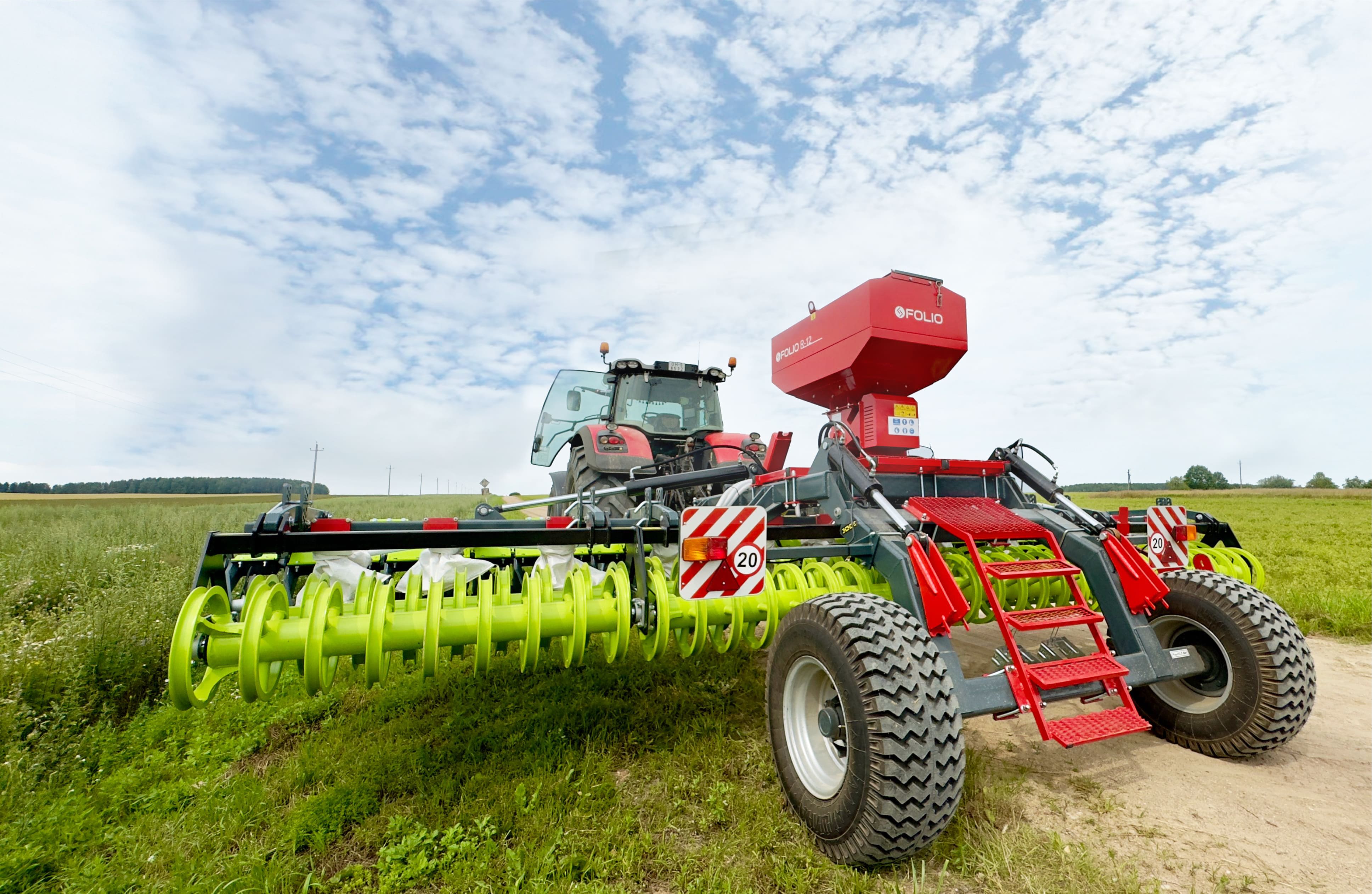 Картинка Инновационные пневматические сеялки Folio R-8 и R-12 от белорусского производителя "AGROFOLIO"