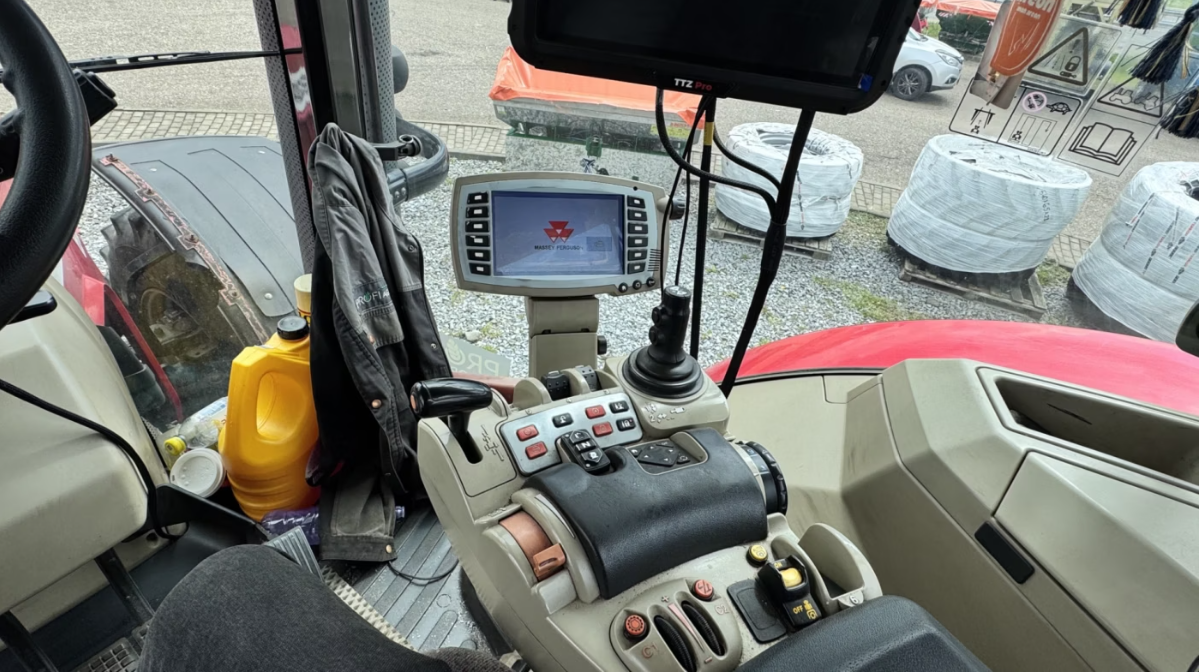 Картинка Massey Ferguson 8690